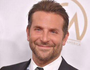 Muchos expertos quedaron sorprendidos que Bradley Cooper no entrara en la categoría de mejor dirección por “Nace una estrella” (AFP/Archivos – LISA O’CONNOR)