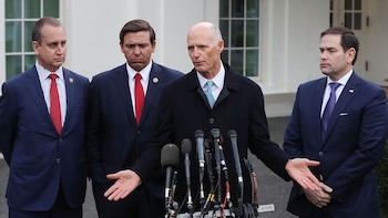 Rick Scott se dirige a
