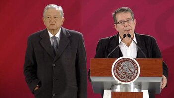 El presidente presentó al periodista