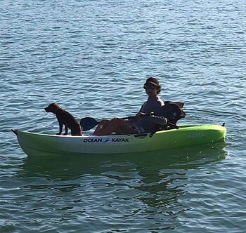 Máximo Menem navegando en kayak