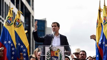 Juan Guaidó al jurar el