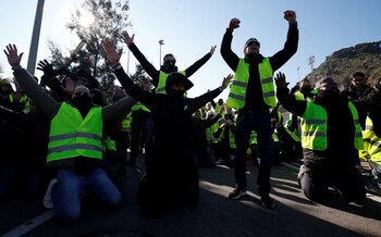 Taxistas con los chalecos amarillos