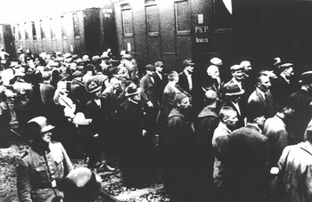 Los prisioneros judíos eran trasladados
