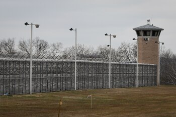 El “gunning”es una práctica recurrente en las prisiones de EEUU (Foto: AP Photo/John Minchillo