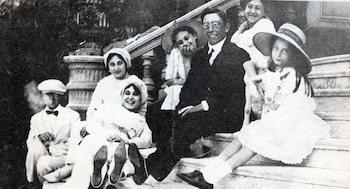 Las hermanas Ocampo en su