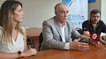 Alejandro Castellano, en el centro,