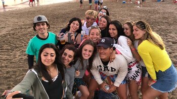 El grupo, de vacaciones, antes