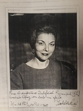 Isabel Perón y una de