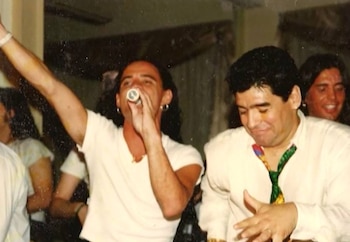 Roberto Edgar con Diego Maradona,