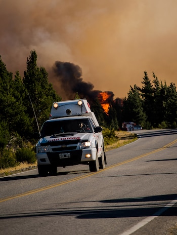 Desde Defensa Civil informaron que la ruta 40 está habilitada al tránsito, aunque los conductores deben circular con extrema precaución