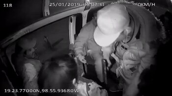 El atraco comienza cuando uno