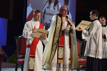 El reverendo Michael Olson de