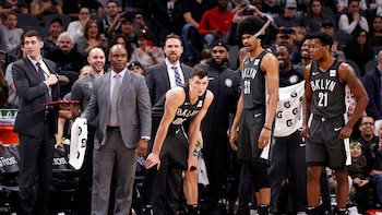 Una invasión de murciélagos en el AT&T Center (Reuters)