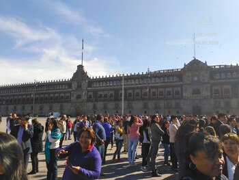 Afuera de Palacio Nacional hubo