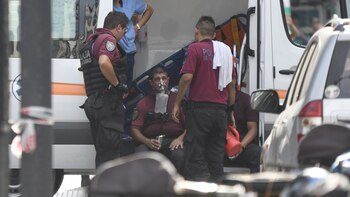 Un efectivo de policía debió