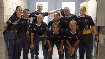 Rocío (tercera arriba desde la