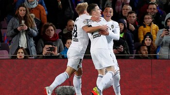 El Valencia inició ganando en el Camp Nou con un gol de Kevin Gameiro (REUTERS)