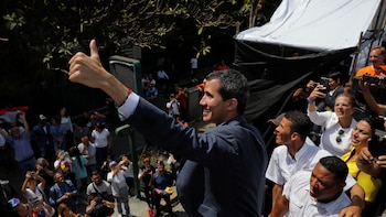 El líder opositor Juan Guaidó durante las protestas en Caracas (REUTERS/Carlos Barria)