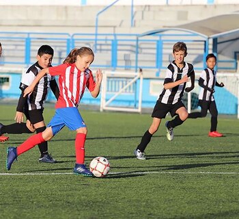 La argentina se desempeña como