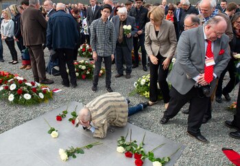 Cada año, sobrevivientes del Holocausto