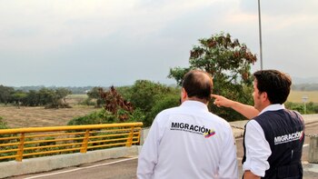 Funcionarios de Migración Colombia (@MigracionCol)