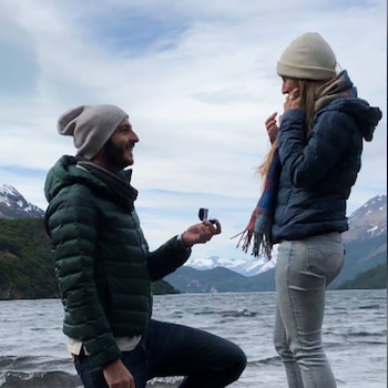 El joven pensó a la
