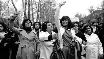 Mujeres protestando contra el uso