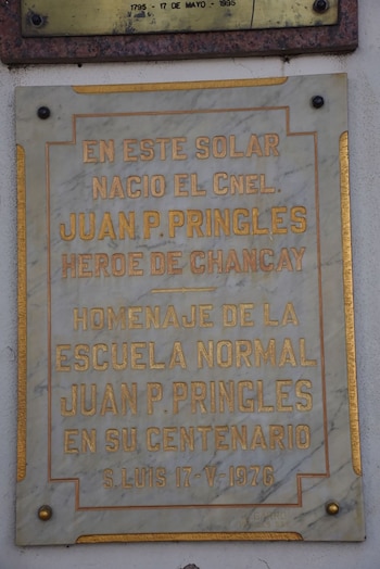 En San Luis una placa