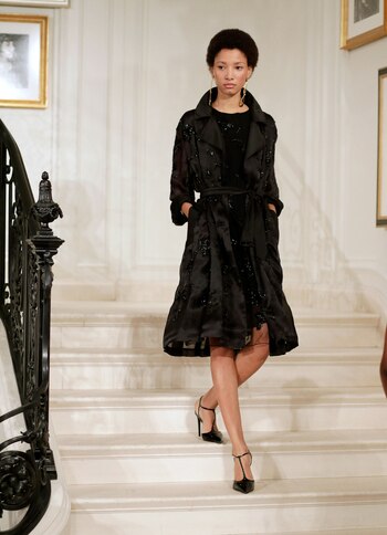 Sobre la pasarela hubo vstidos