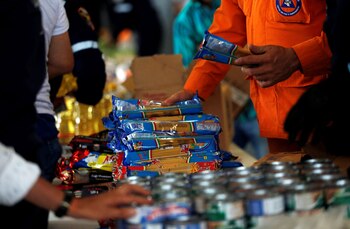 Trabajadores organizan ayuda humanitaria para