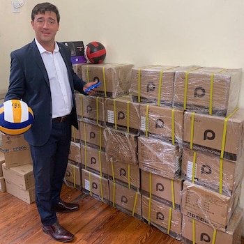 Con parte de lo recaudado,