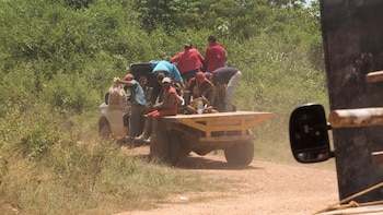 Los mineros trabajan en condiciones
