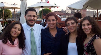 La periodista es hermana de