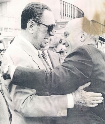 Abrazo de Perón con López