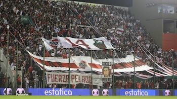La hinchada de River la última vez que acudió a Banfield: fue por el Apertura 2010 (Fotobaires)