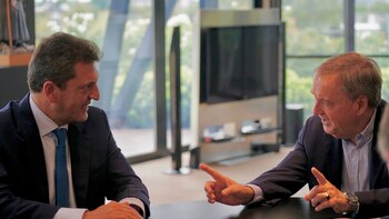 El líder del Frente Renovador, Sergio Massa, junto al gobernador de Córdoba, Juan Schiaretti