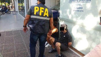 El momento de la detención a un nuevo integrante de Los Monos