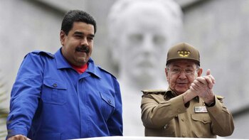 Maduro junto al líder cubano, Raúl Castro.