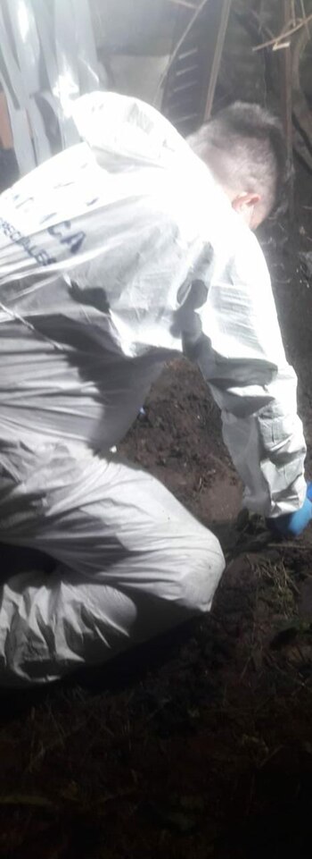 Personal de policía científica, durante