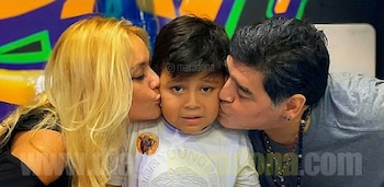 Dieguito con Maradona y Verónica
