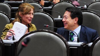 Tatiana Clouthier con Mario Delgado,