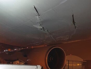 Así quedó el avión tras