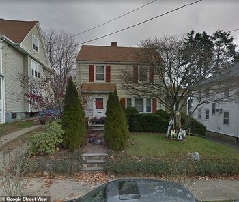 Los bomberos alertaron a la ciudadanía sobre la importancia de tener un plan de seguridad en casos de contingencias cuando falte la luz o en caso de otro siniestro, tener preparado un kit de seguridad con linternas y otros aditamentos Foto: (Google street view)
