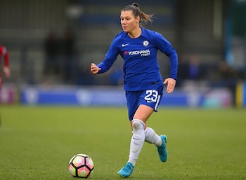 Ramona Bachmann tiene 28 años y es una de las figuras del equipo femenino del Chelsea (@bachmannr10)