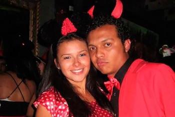 Luis Andrés Colmenares junto a