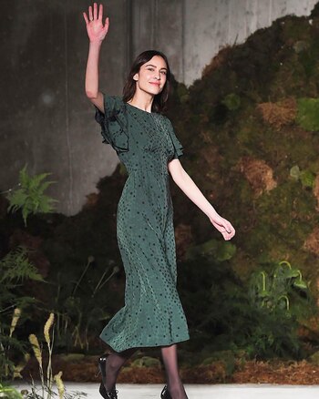 Con una colección titulada “Off