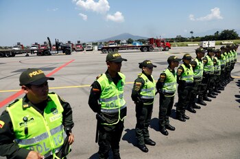 Policías colombianos recibieron la ayuda