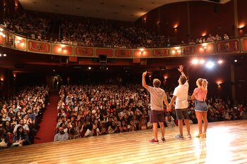 El teatro Nacional Sancor Seguros tiene una capacidad para mil personas y desde su estreno, “Una semana nada más” vienen llenando la sala (Fotos: Christian Bochichio)
