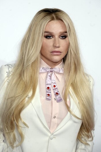 Tres años atrás, Kesha fue