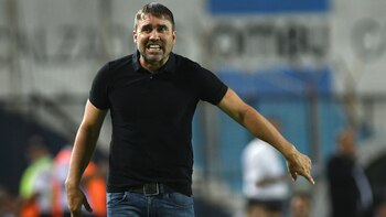 Racing todavía no ganó en